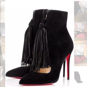 ✨C Louboutin Black Ottocarl✨